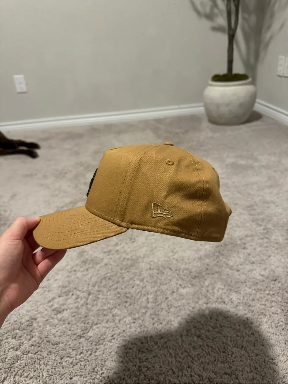 Los Angeles Dodgers LA Logo Baseball Cap in Dark Tan